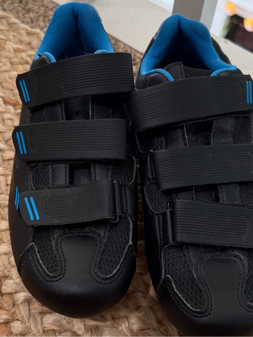 Black and Blue Women's Spin Shoes